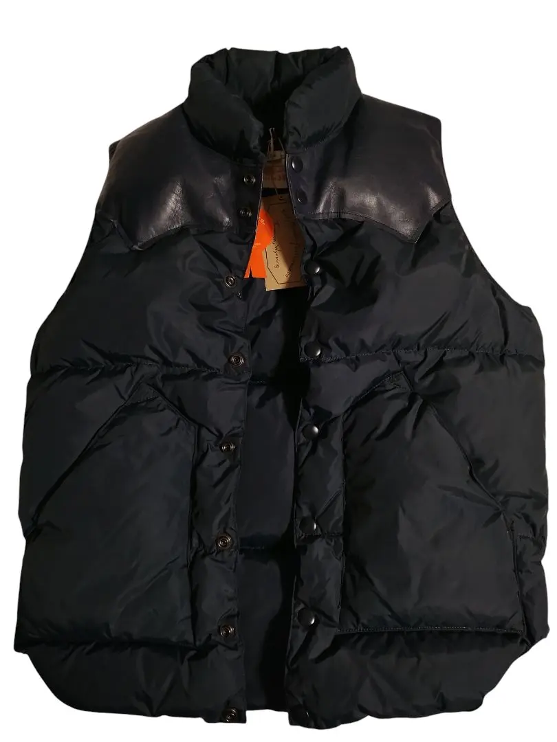 2026年最新】feathered friends ダウンベストの人気アイテム - メルカリ