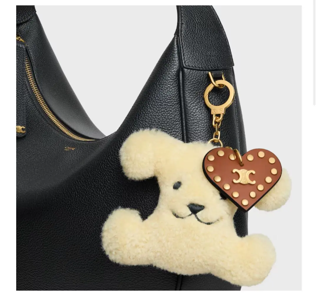 2026年最新】セリーヌくまキーホルダーの人気アイテム - メルカリ