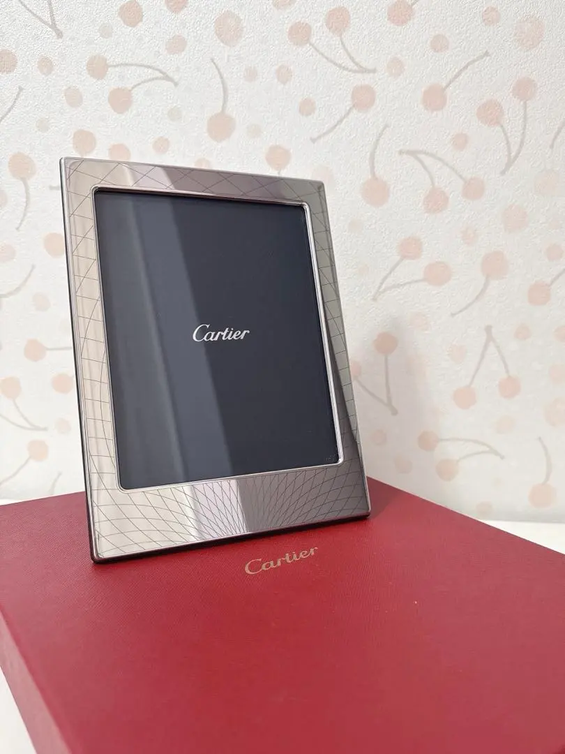 2026年最新】フォトフレーム カルティエの人気アイテム - メルカリ
