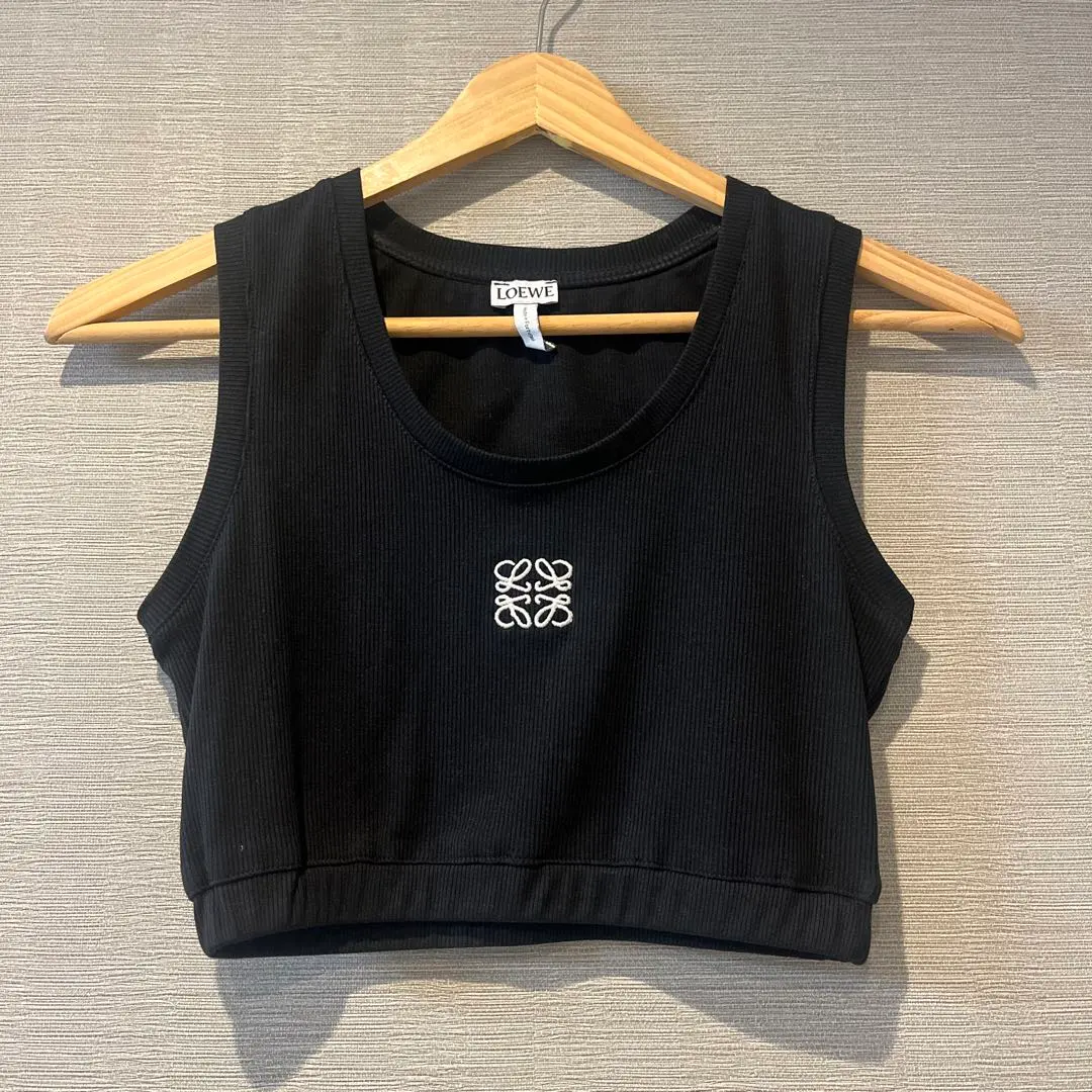 2026年最新】ロエベタンクトップの人気アイテム - メルカリ