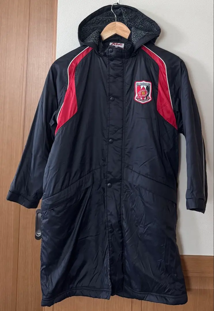 2026年最新】レッズ ベンチコートの人気アイテム - メルカリ
