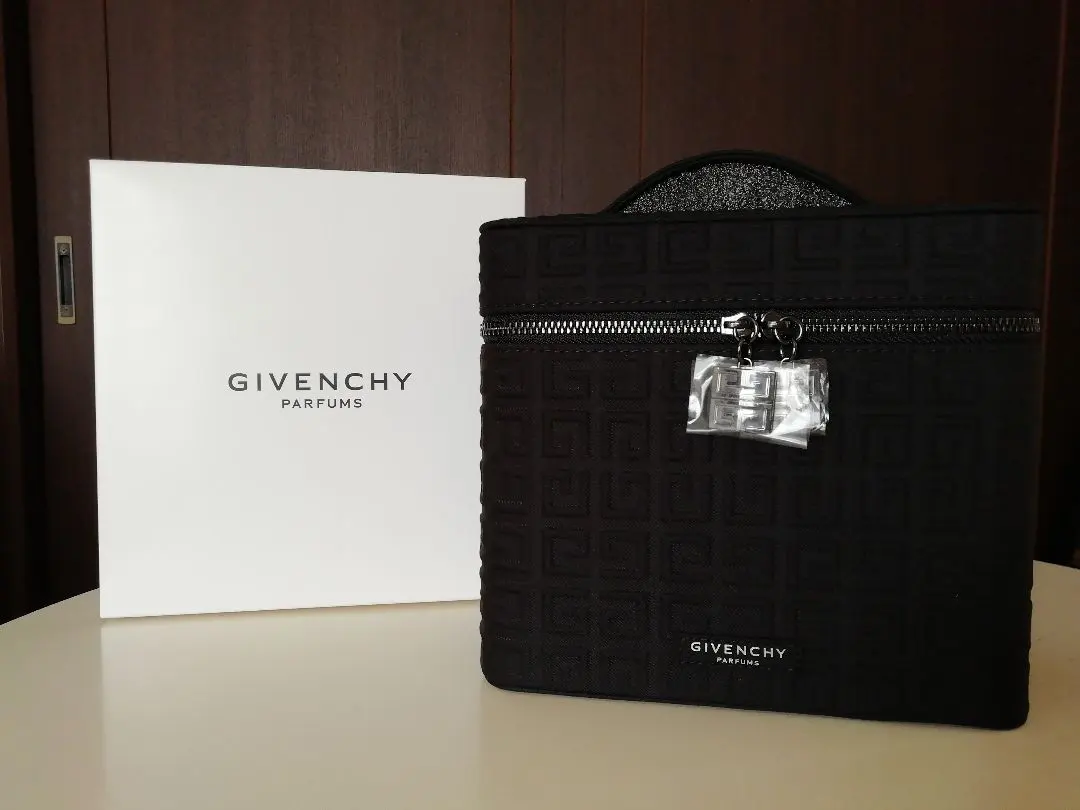 2026年最新】ジバンシー バニティの人気アイテム - メルカリ