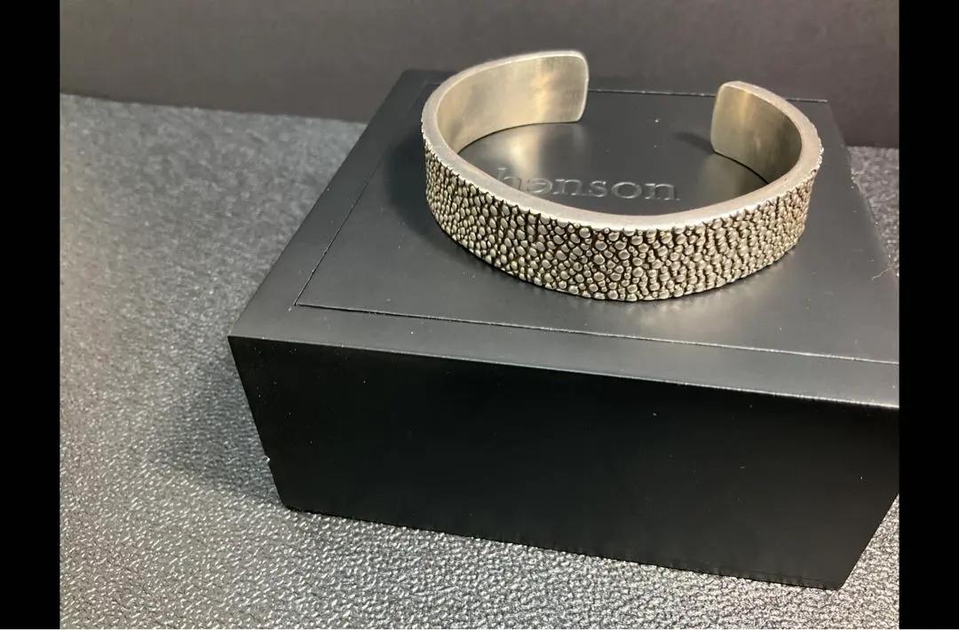 2026年最新】Acne Studios バングル・リストバンドの人気アイテム