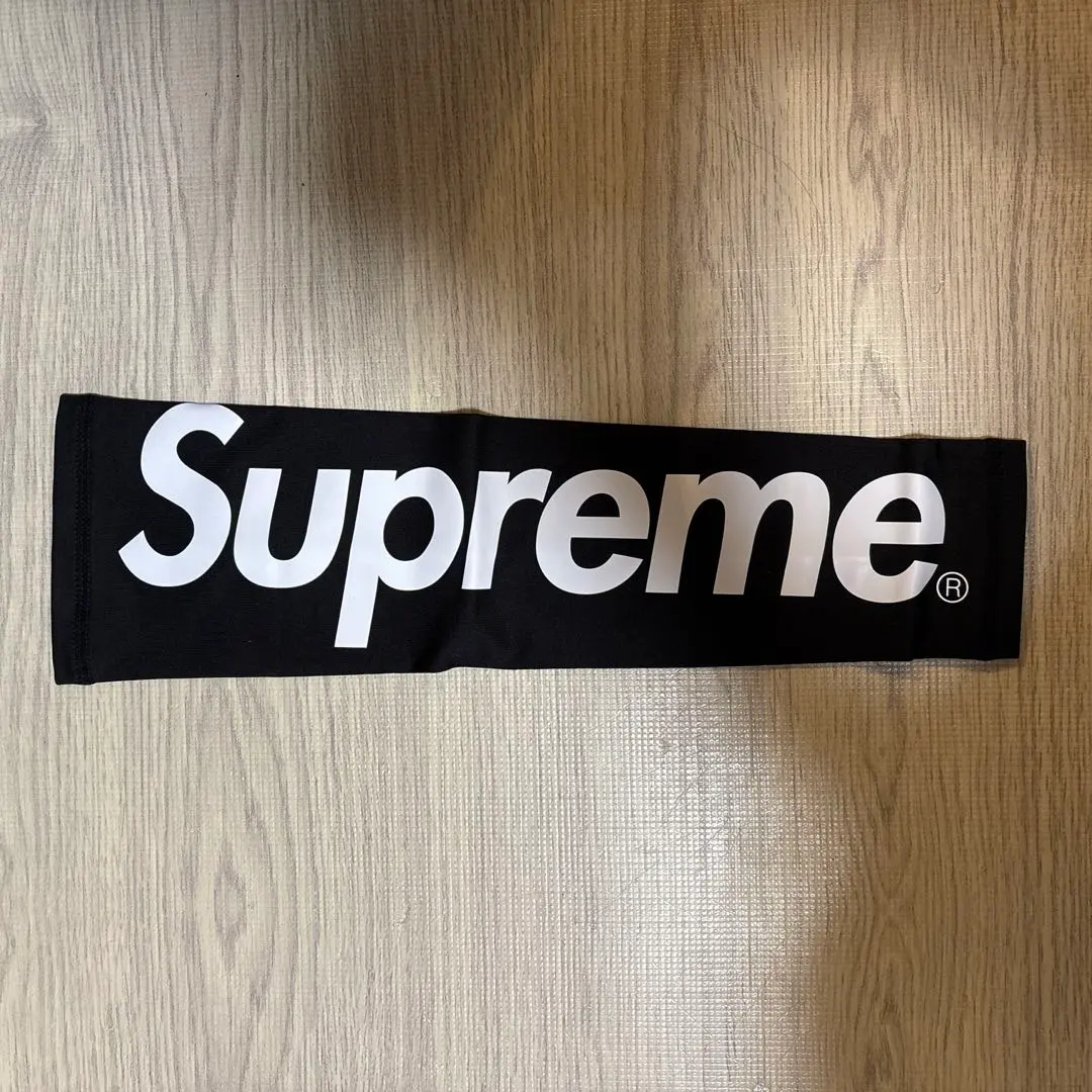 2026年最新】supremeアームカバーの人気アイテム - メルカリ