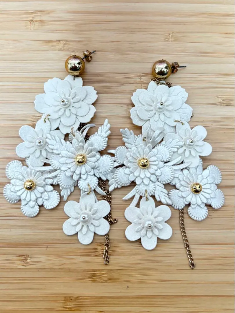 2026年最新】Amiparis ピアスの人気アイテム - メルカリ