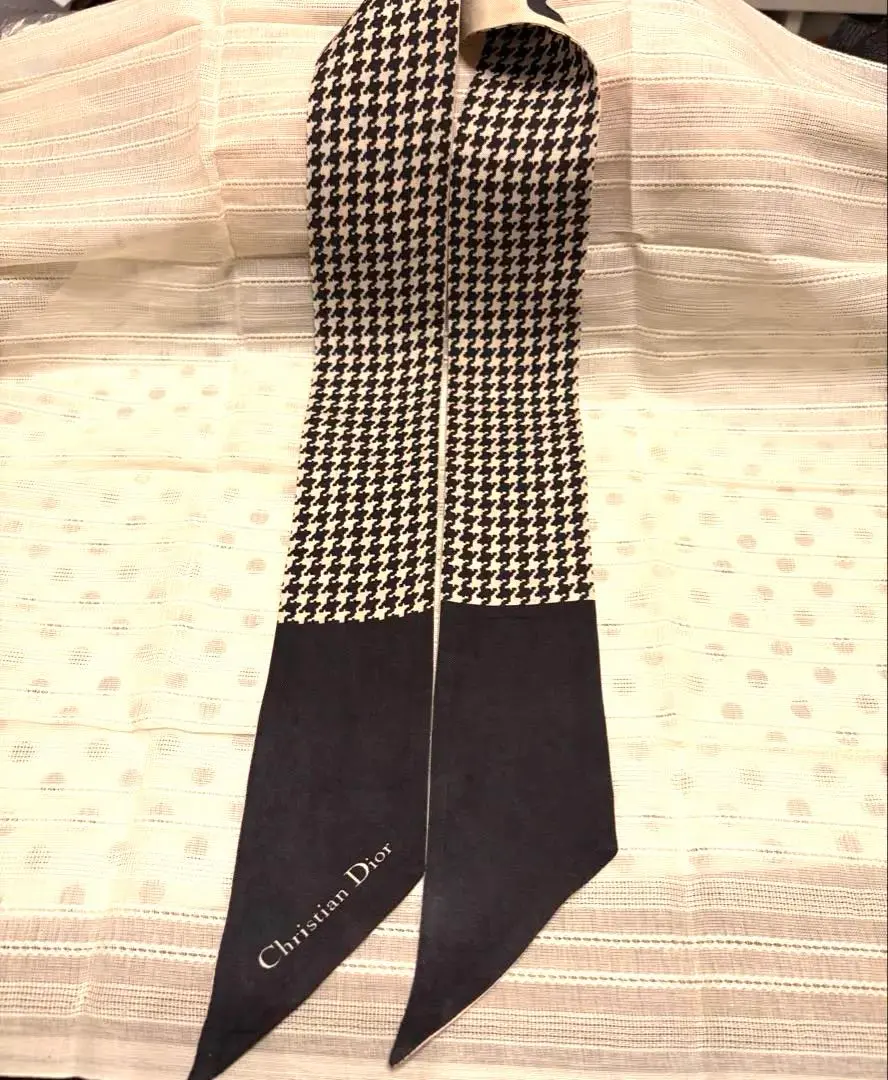 2026年最新】dior スカーフ ミッツァ 千鳥の人気アイテム - メルカリ