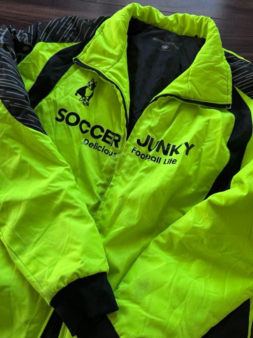 サッカージャンキー　ウインドブレーカー　上下セット