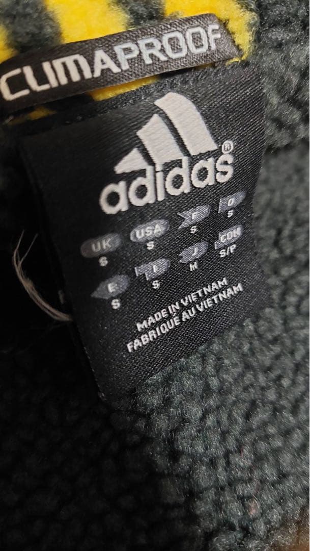 adidasベンチコート