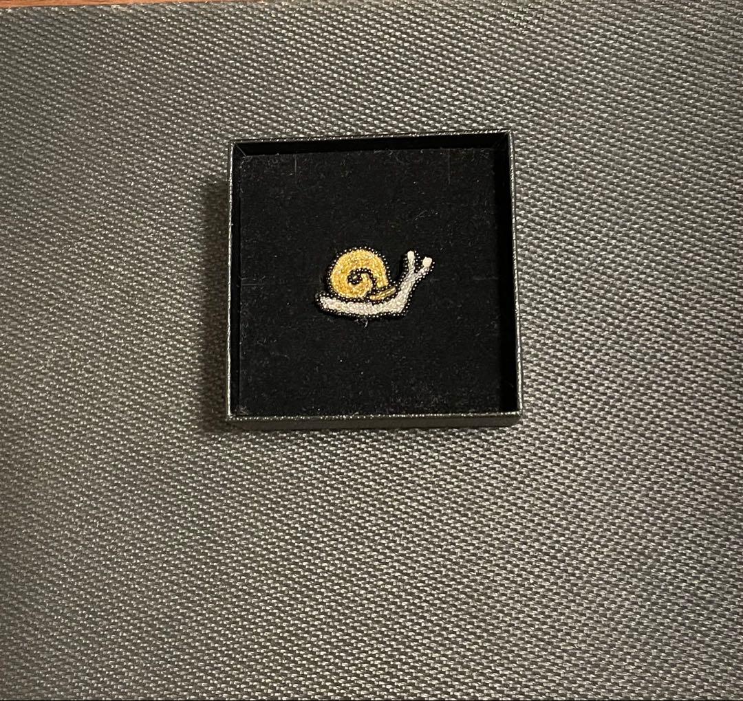 小林モー子さん ピンブローチ