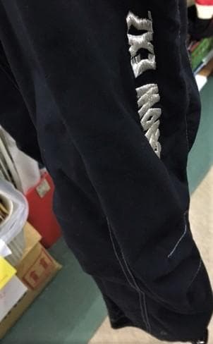 大巾値引！ＵＳＡバッファローが映えるスキースーツLLレッド、ブラックお買い得！