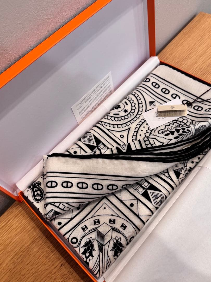 【新品大人気】　エルメス　カレジェアン 《シュヴァル・ドゥ・クール・バンダナ》