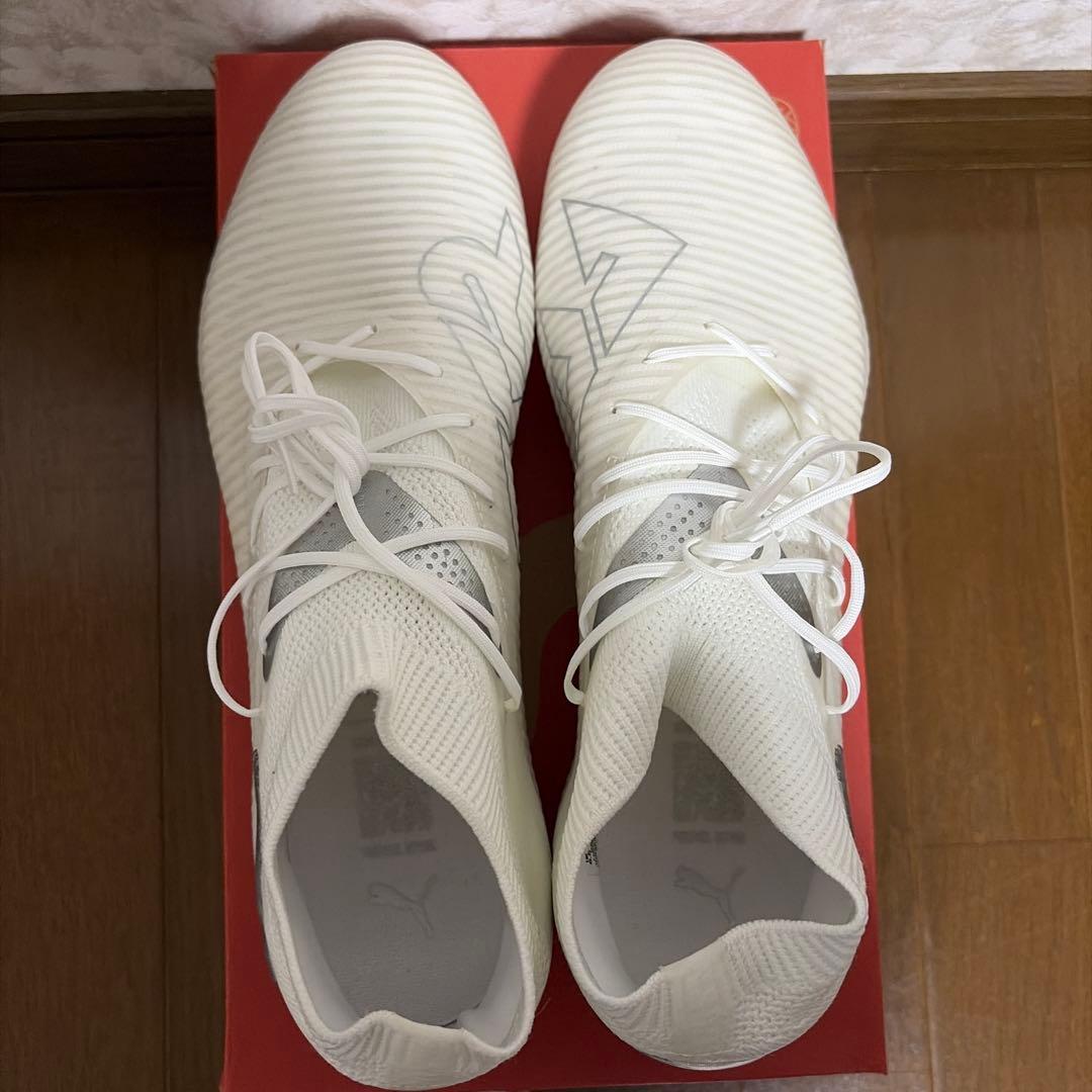 Pumaフューチャー ホワイト スパイク FG
