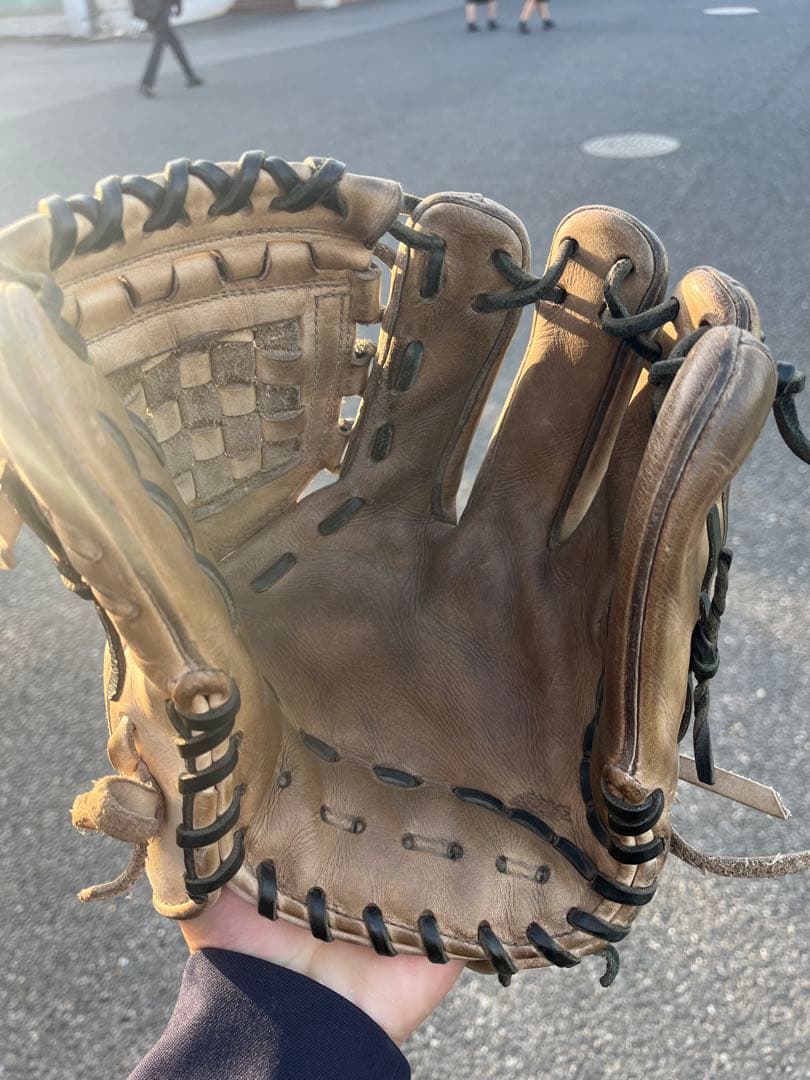 硬式グローブ ベージュ