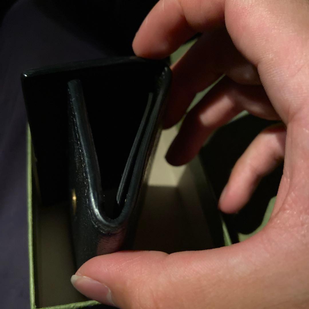 GUCCI ブラックレザーキーケース 蜂モチーフ