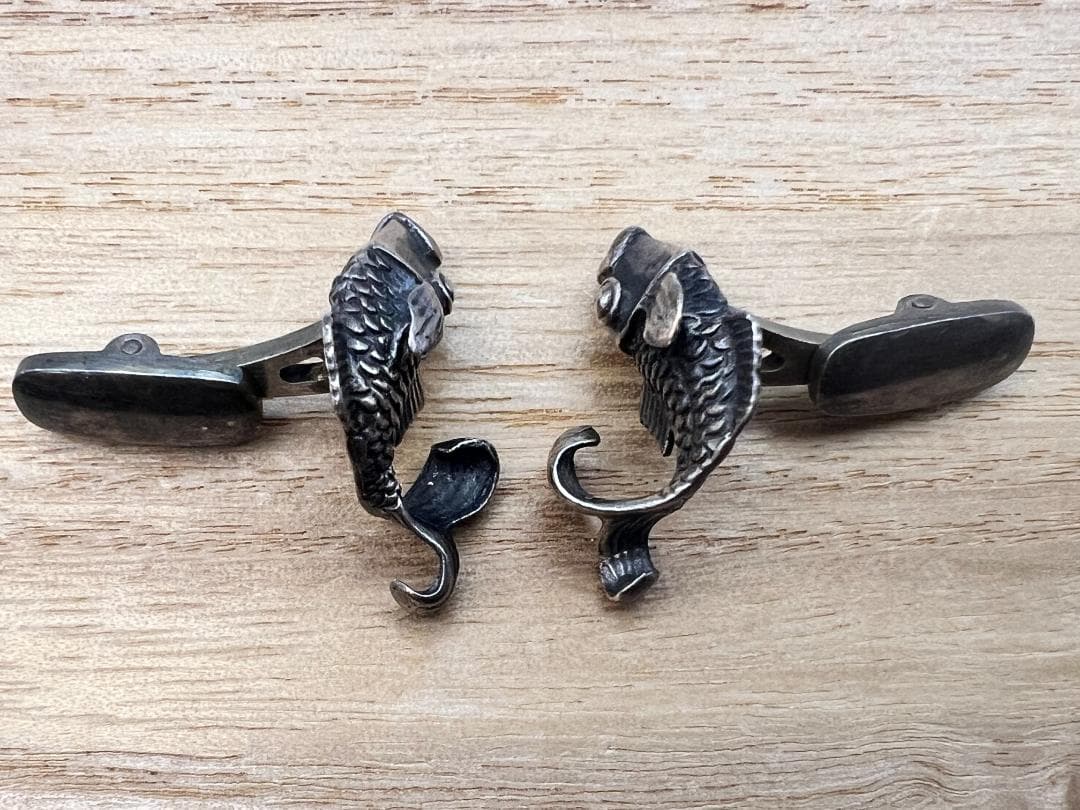 【海】超レア　純銀製　小倉正雄作　鯉形　一対　カフスボタン　彫金　共箱付