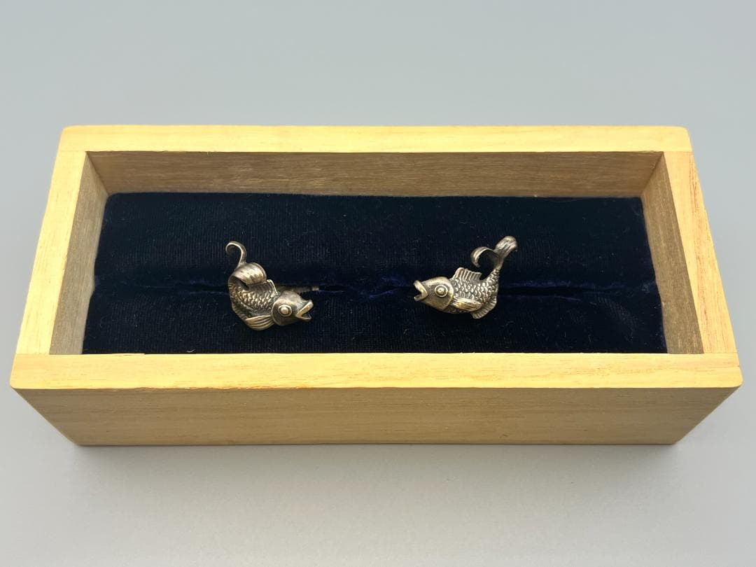 【海】超レア　純銀製　小倉正雄作　鯉形　一対　カフスボタン　彫金　共箱付