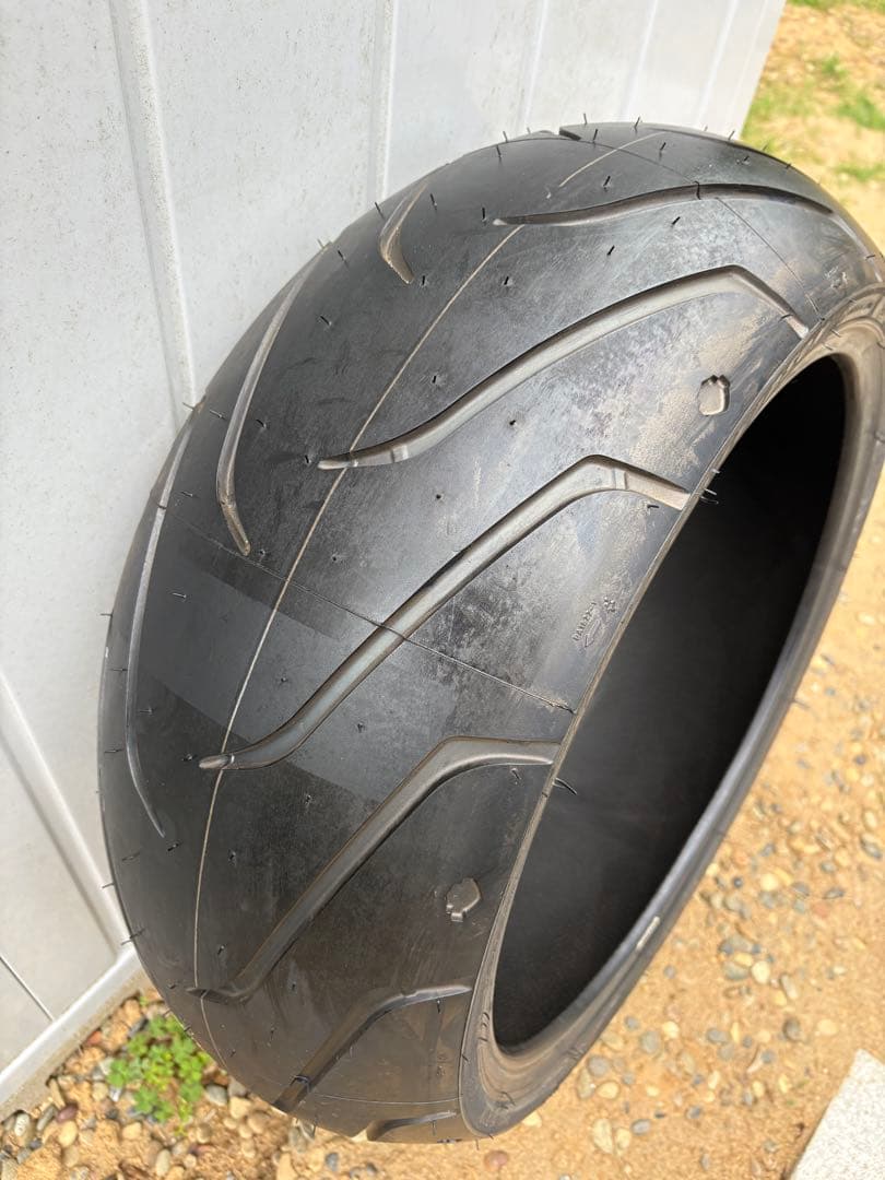 ハーレーブレイクアウト　ミシュラン 240/40R18