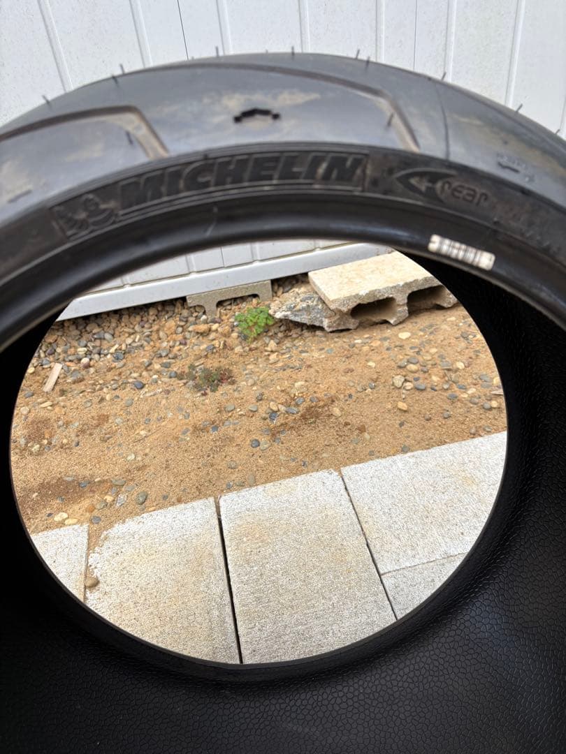 ハーレーブレイクアウト　ミシュラン 240/40R18