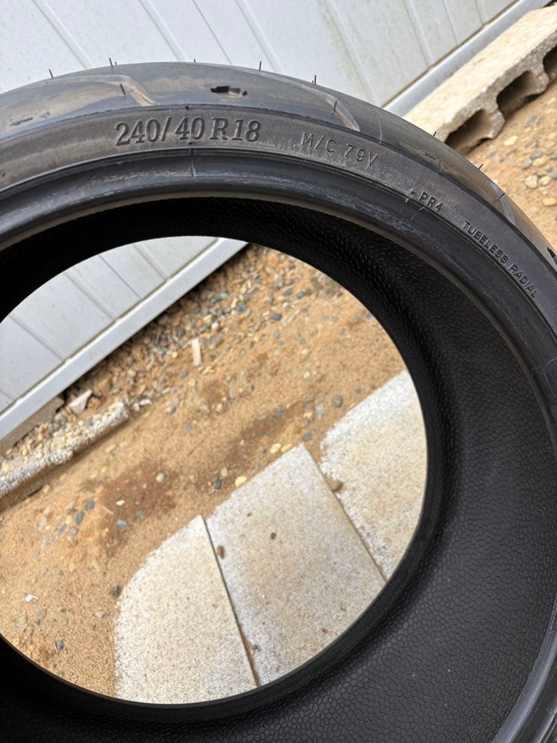 ハーレーブレイクアウト　ミシュラン 240/40R18