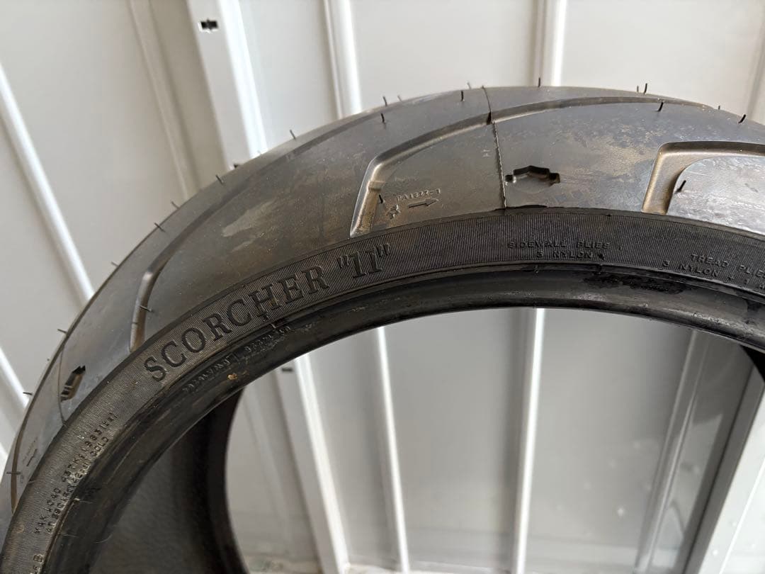 ハーレーブレイクアウト　ミシュラン 240/40R18