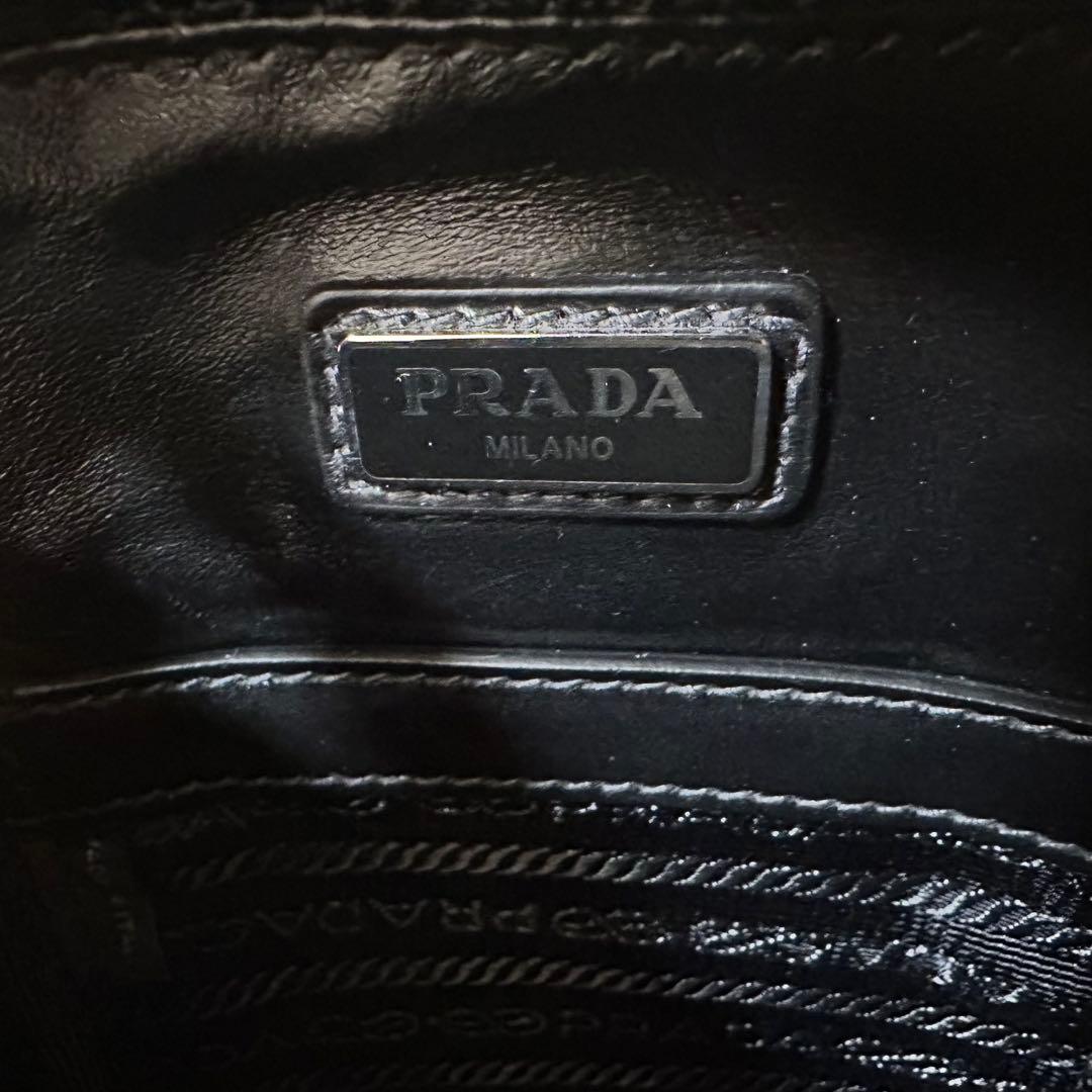 とっちゃんぼーい　【新品】PRADA サフィアーノトラベル ボディーバッグ