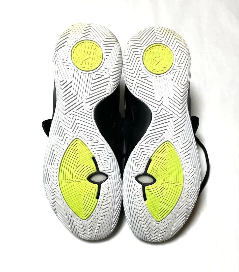♪値下げ♪［新品未使用品］NIKE KYRIE FLYTRAP Ⅲ 28.5