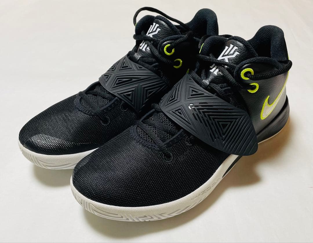 ♪値下げ♪［新品未使用品］NIKE KYRIE FLYTRAP Ⅲ 28.5