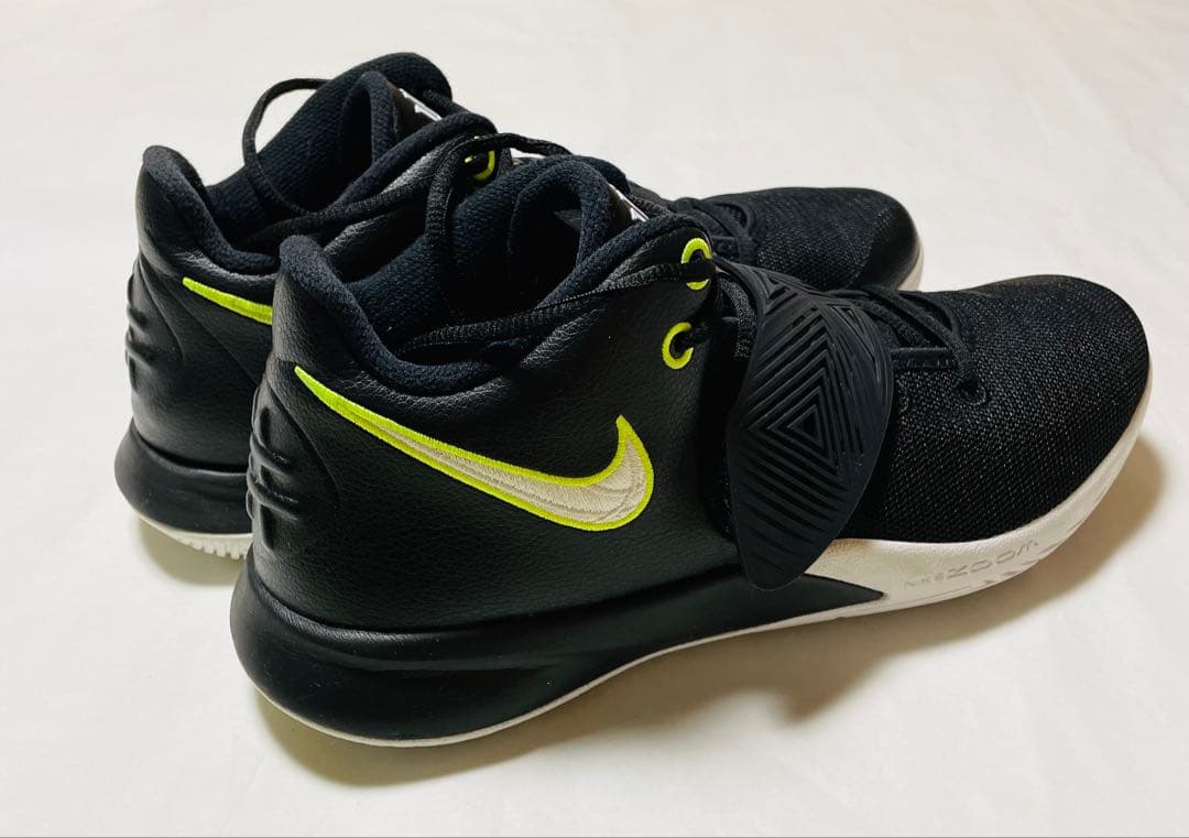 ♪値下げ♪［新品未使用品］NIKE KYRIE FLYTRAP Ⅲ 28.5