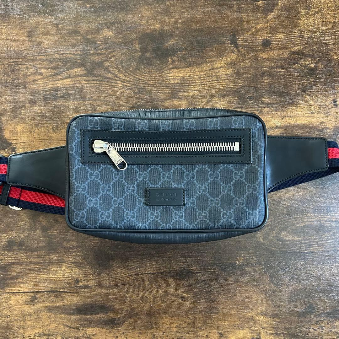 美品　GUCCI ボディバッグ グレー・ブラック