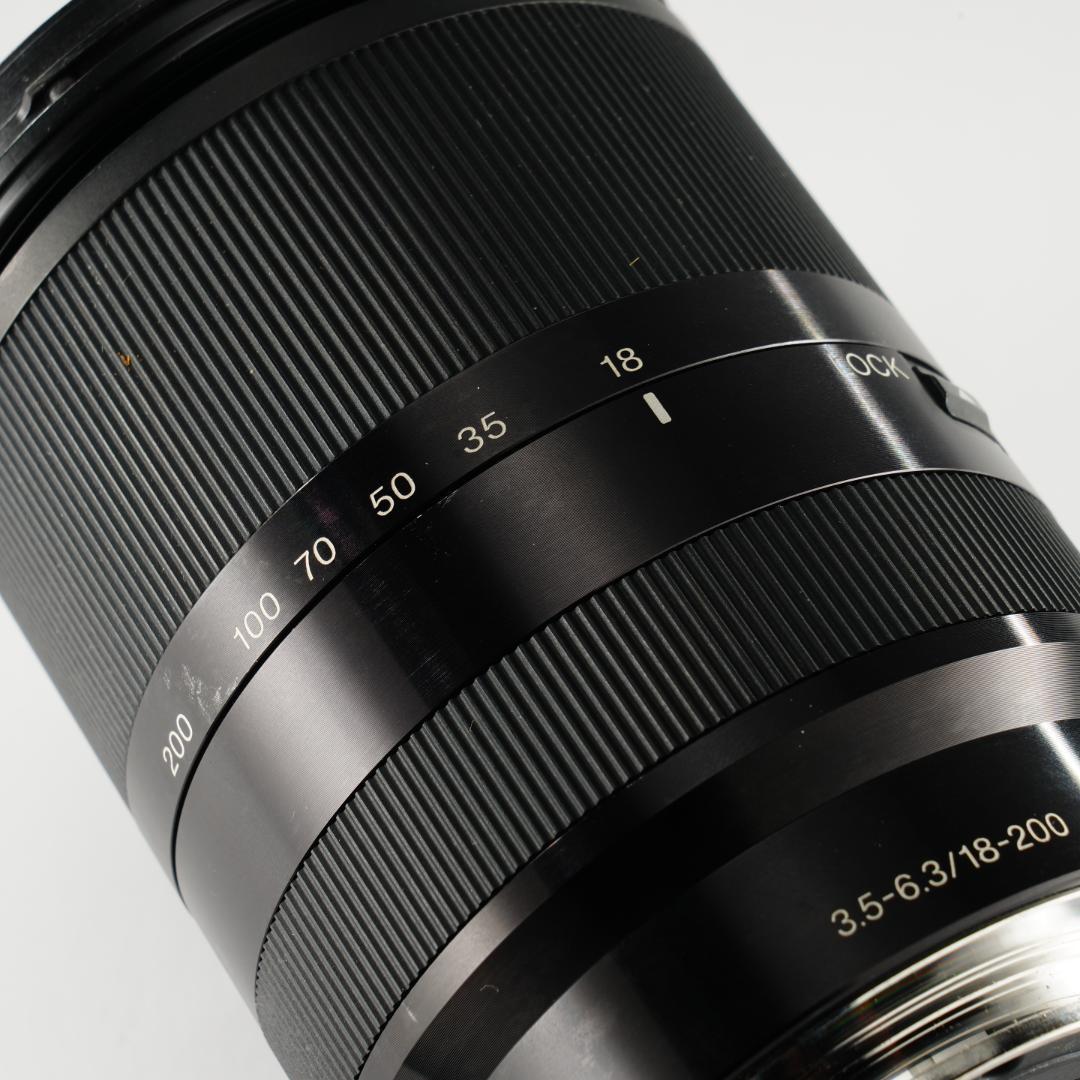 レンズ交換から解放される1本 SONY SEL18200LE 美品