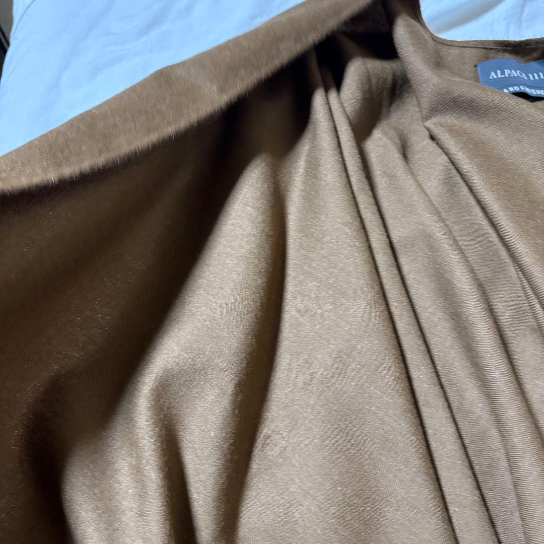 極希少　美品　ベビーアルパカ100% ケープ　ブラウン　タグ付き　和訳