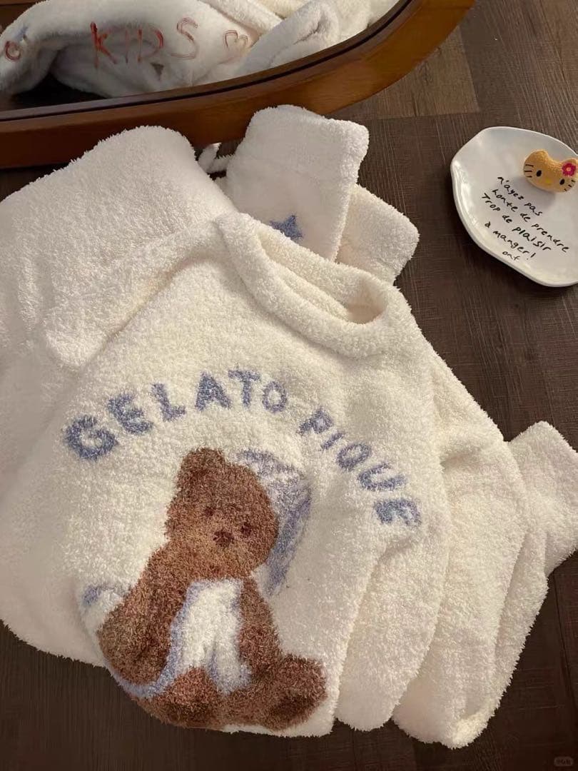 【新品未使用】テディベア柄　ルームウェア セット ホワイト 01