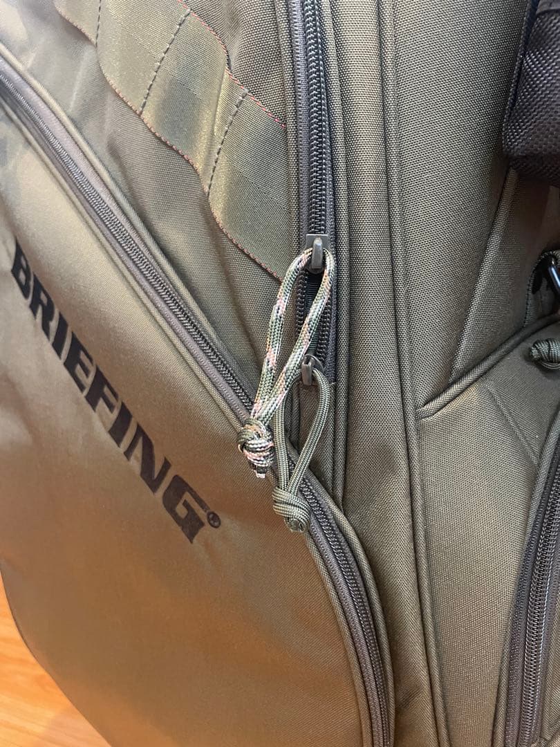 BRIEFINGブリーフィング直営店限定　新品 未使用　カーキ
