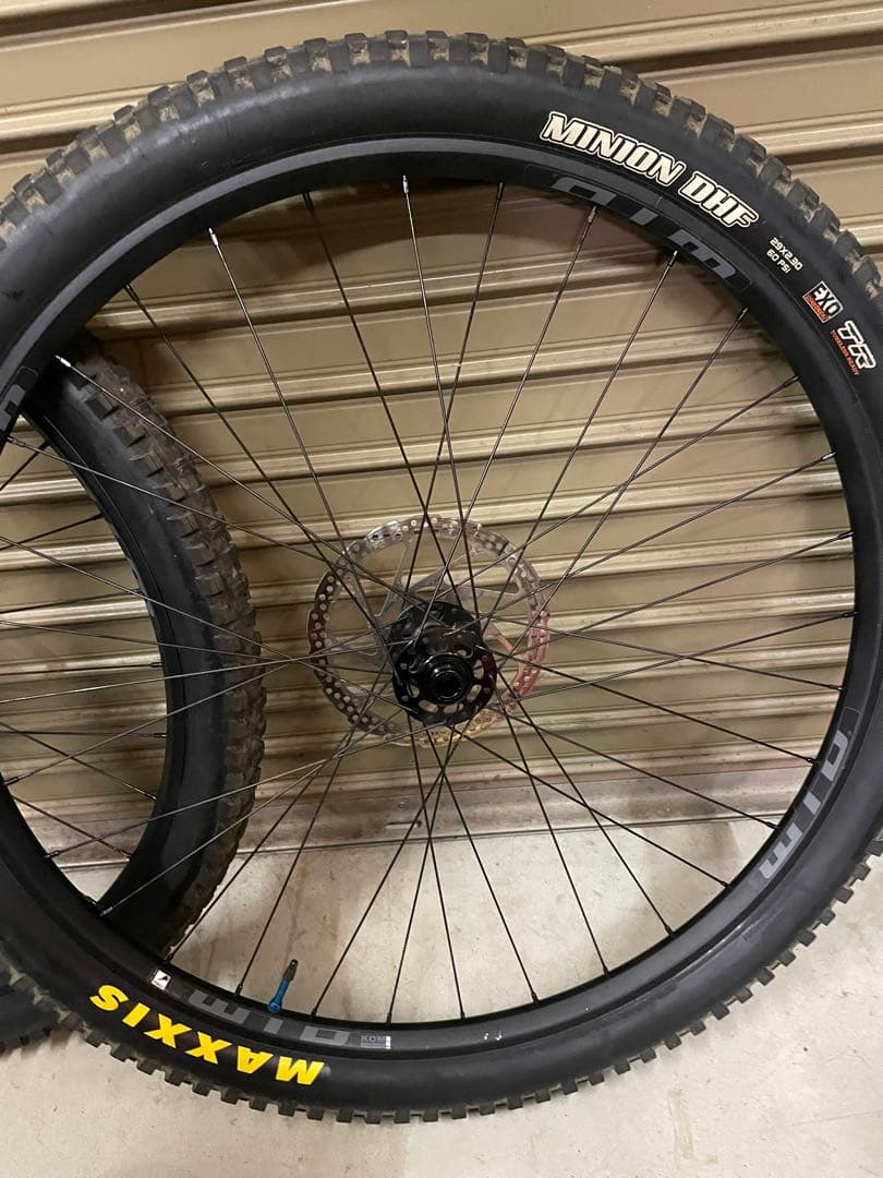 z*b様 MAXXIS Minion 29インチ ホイール前後セット　タイヤ付き