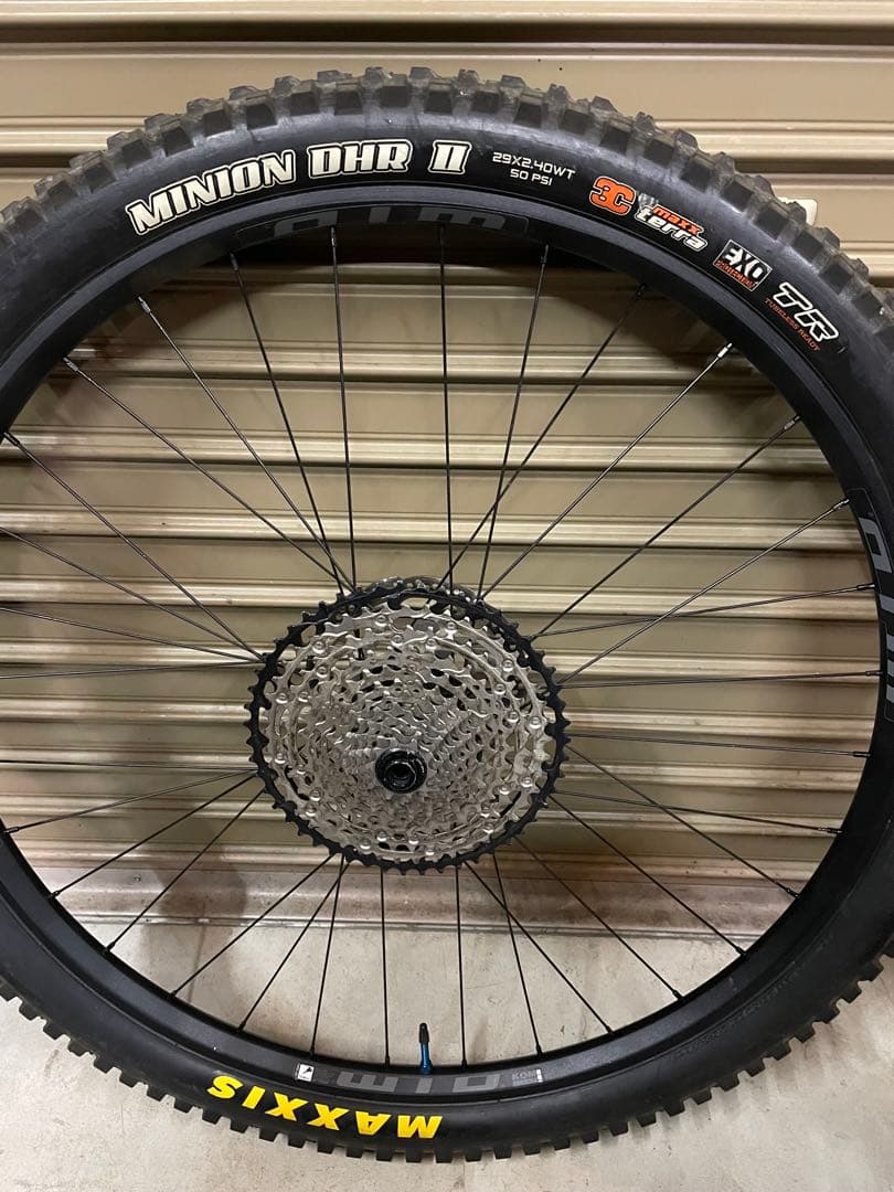 z*b様 MAXXIS Minion 29インチ ホイール前後セット　タイヤ付き