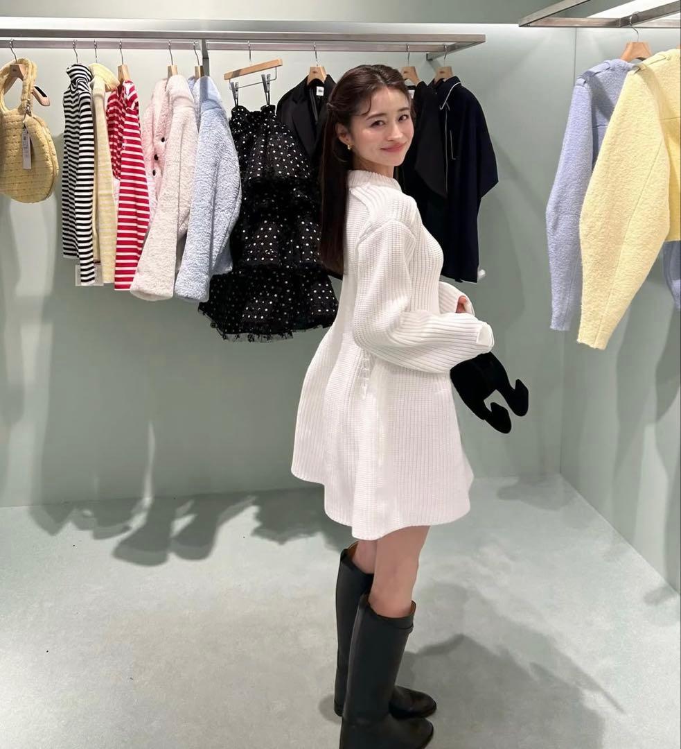 【新品未使用】Bibiy. リブ編み長袖ニットワンピース ホワイト