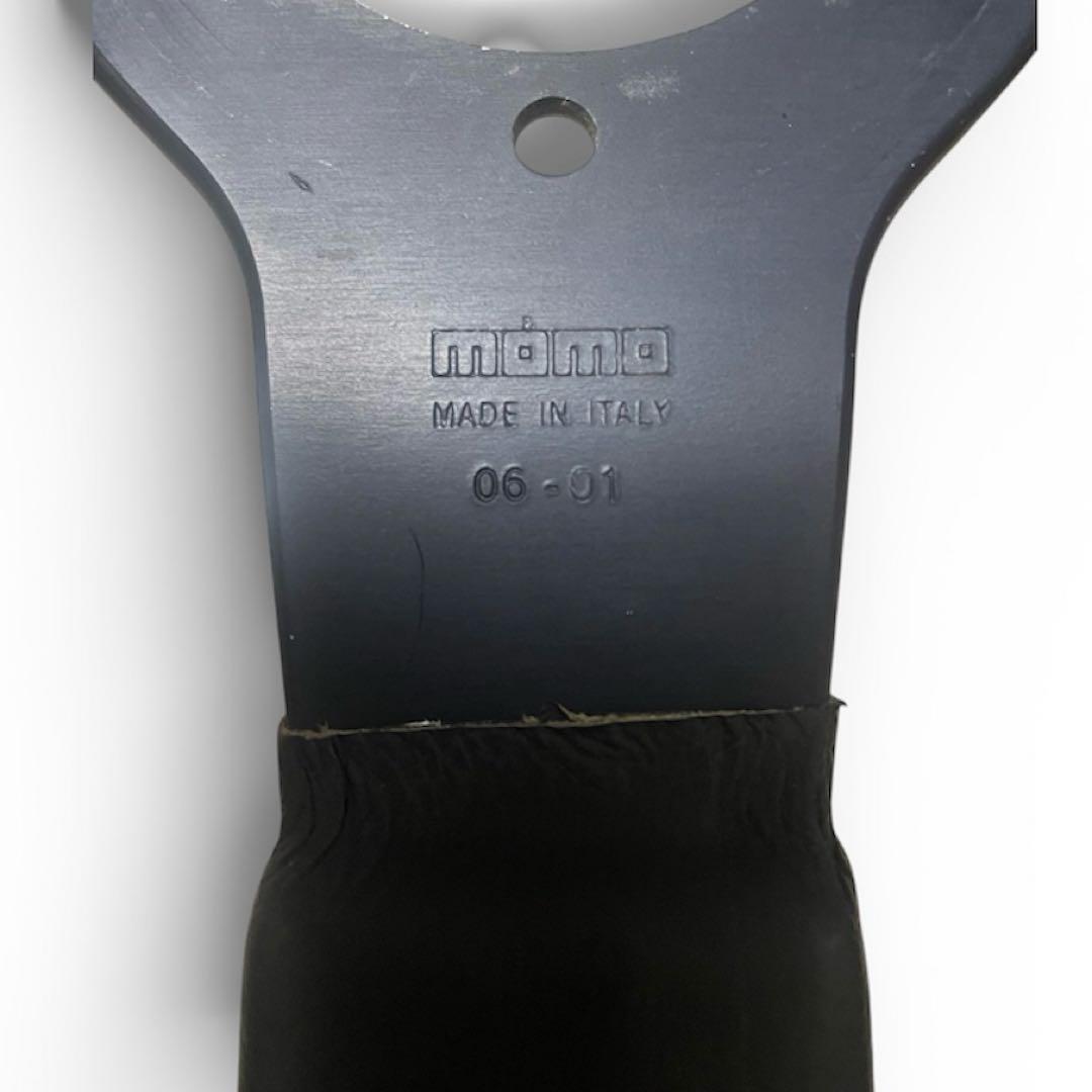 MOMO スポーツステアリング ホーンボタン付き