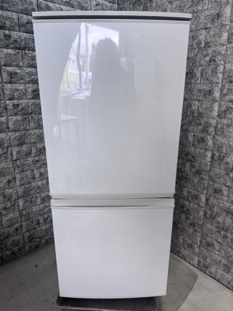 大阪送料無料★3か月保障付き★冷蔵庫★2017年★SJ-D14C-W★R-366