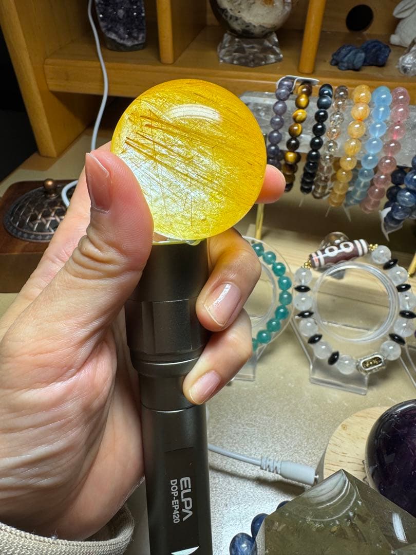 ゴールドルチルクォーツ　スフィア　金運上昇　天然石　パワーストーン