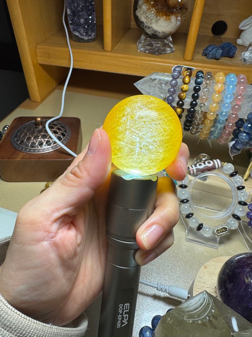 ゴールドルチルクォーツ　スフィア　金運上昇　天然石　パワーストーン