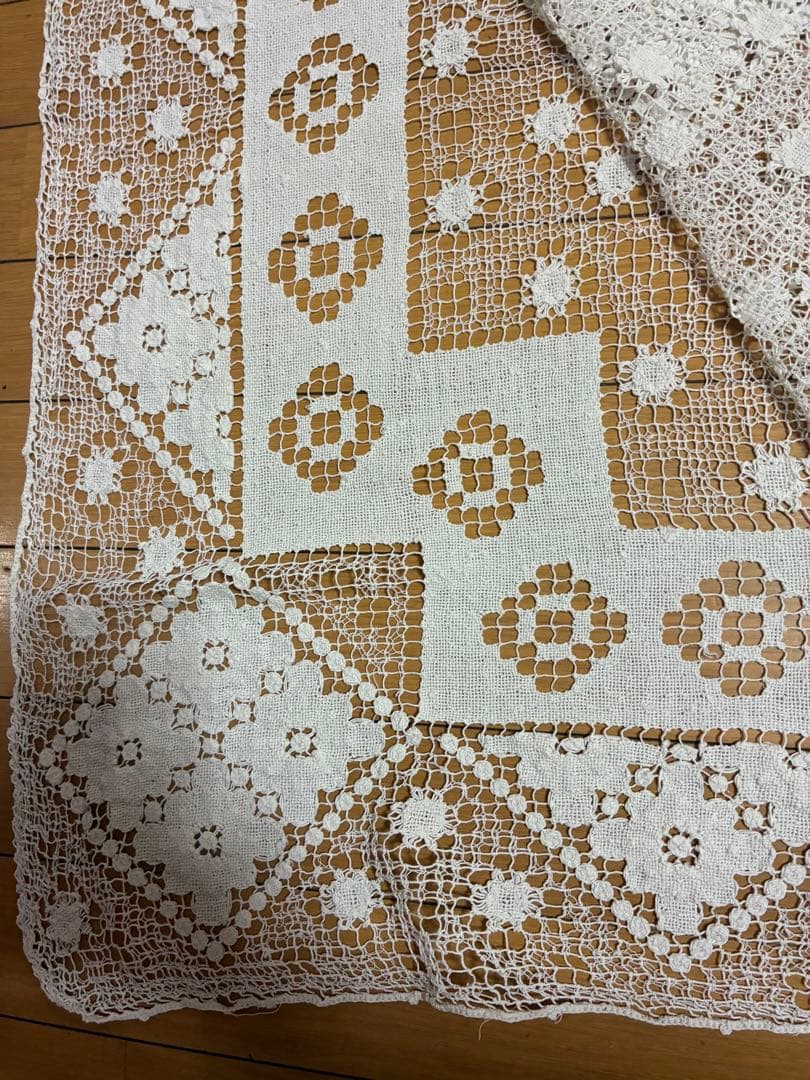 フランスで購入した豪華な大判のアンティーク・フィレレース160x195cm