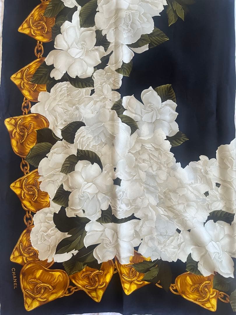 【美品 自宅保存】CHANEL 大判スカーフ カメリア柄 ブラック地