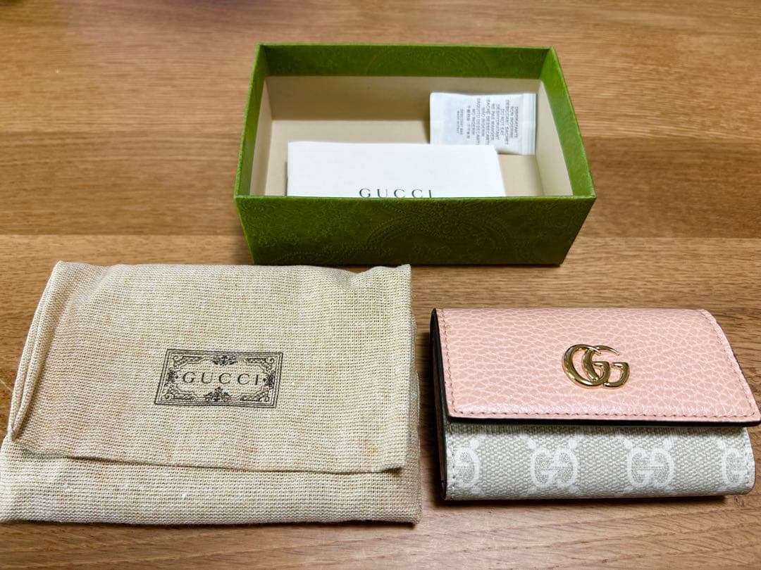 GUCCI GGロゴ 二つ折り6連キーケース ピンク