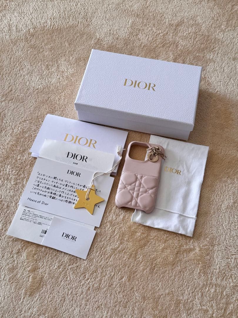 【日本限定】 Lady Dior iPhone 15 Proケース ラムスキン