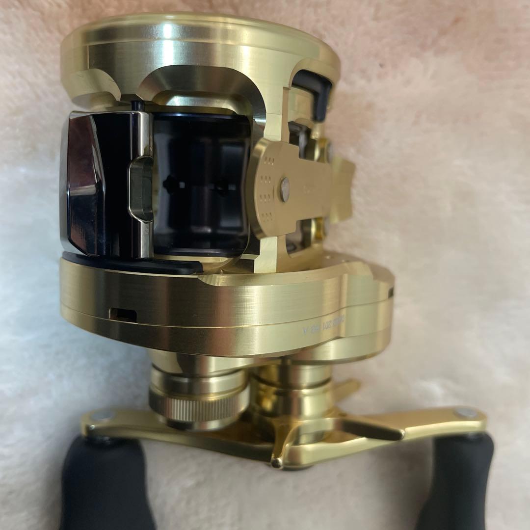 リール SHIMANO CALCUTTA CONQUEST 201hg