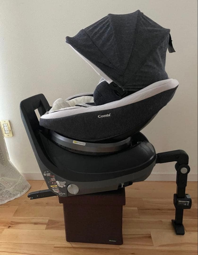 Combi 新生児対応 チャイルドシート ISOFIX クリーニング済み