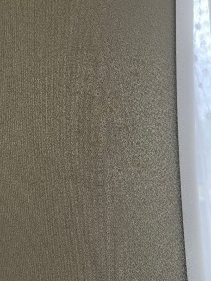 ガラステーブルつきのフロアランプ