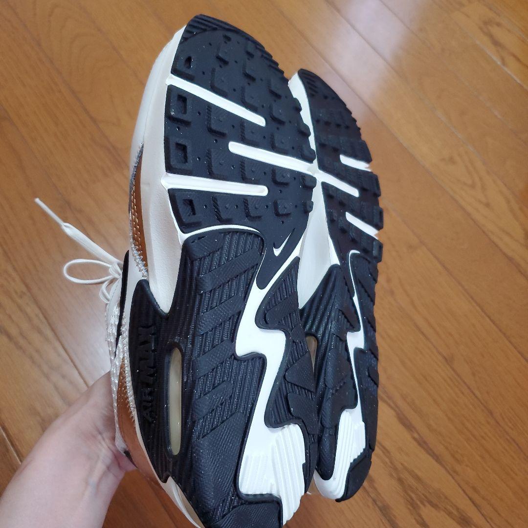 専用！！　NIKE エアマックスエクシー　 ホワイト/ゴールド