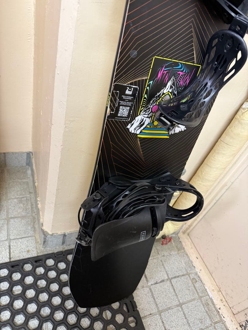 jones mountaintwin ジョンズ　マウンテンツイン スノーボード