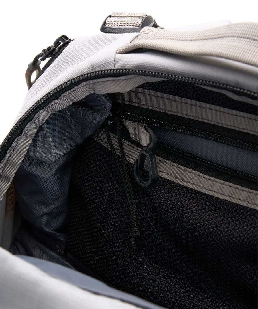 25/26' DAKINE POACHER BACKPACK 32L 新品未使用